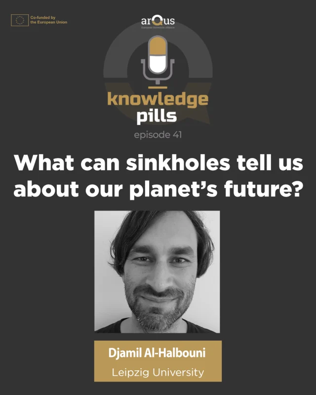 📢 New episode of the #ArqusKnowledgePills podcast:

📌 What can sinkholes tell us about our planet’s future❓

Join Djamil Al-Halbouni (@unileipzig) as he explores the invisible forces shaping our landscapes, from sinkholes in the Dead Sea region to erosion in Bronze Age archaeological sites.🪨🕳️ 

🎧 More info on the webpage in the bio!

#Podcast #KnowledgePills #Sinkholes #archeoligical #AI #ArtificialIntelligence #landscapes